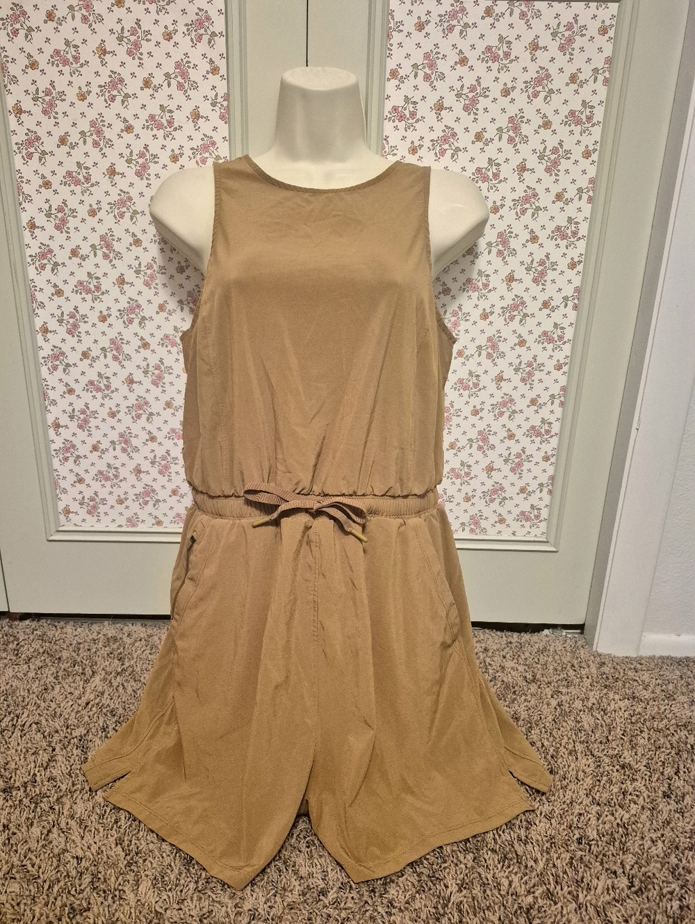 All In Motion Women’s Sleeveless Tie-Waist Shorts Romper in Camel Size M